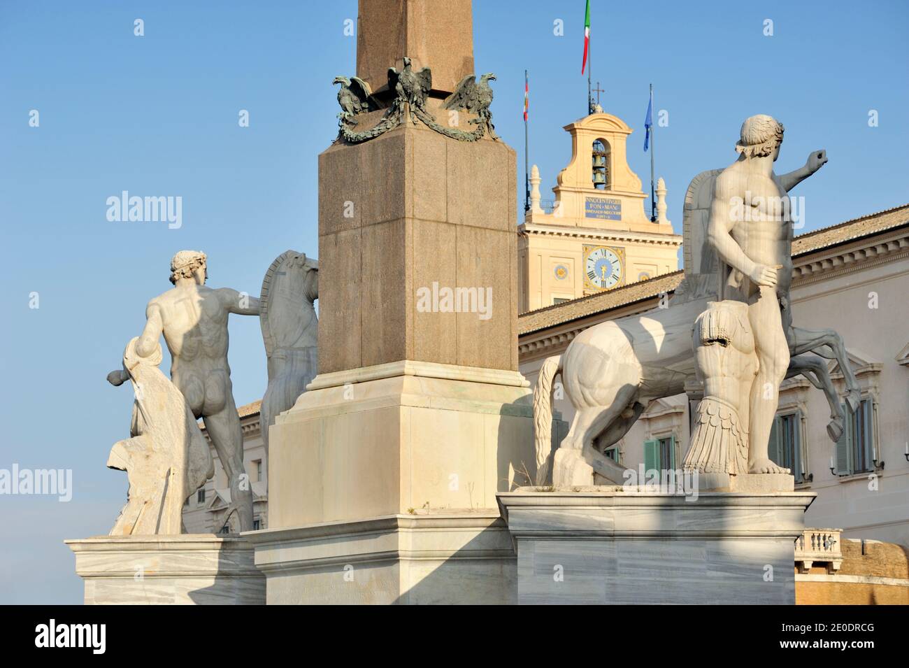 Italien, Rom, Brunnen des Monte Cavallo mit den Statuen Castor und Pollux und dem Quirinalpalast Stockfoto