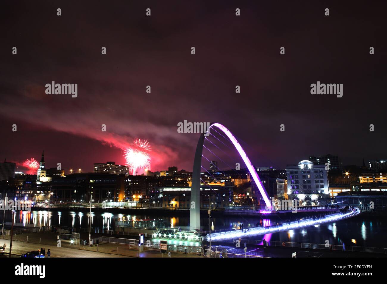 Newcastle upon Tyne, Großbritannien, 31. Dezember 2020, Silvesterfeuerwerk-Event die Orte blieben ein Geheimnis, Credit: David Whinham/Alamy Live News Stockfoto