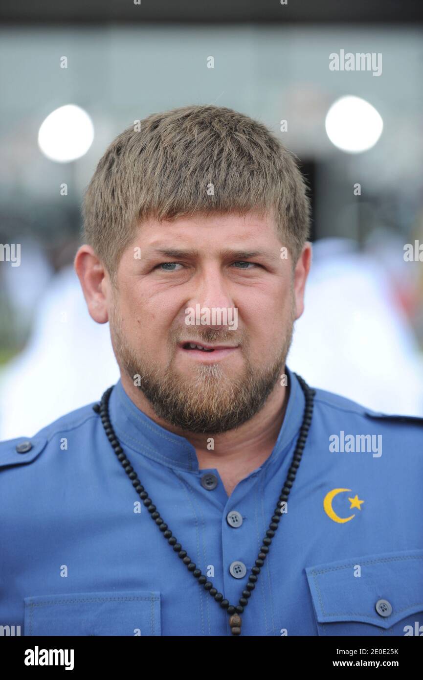 Tschetscheniens Präsident Ramzan Kadyrov nimmt am 31. März 2012 an dem Dubaier Weltcup-Pferderennen in Dubai, Vereinigte Arabische Emirate, Teil. Foto von Ammar Abd Rabbo/ABACAPRESS.COM Stockfoto
