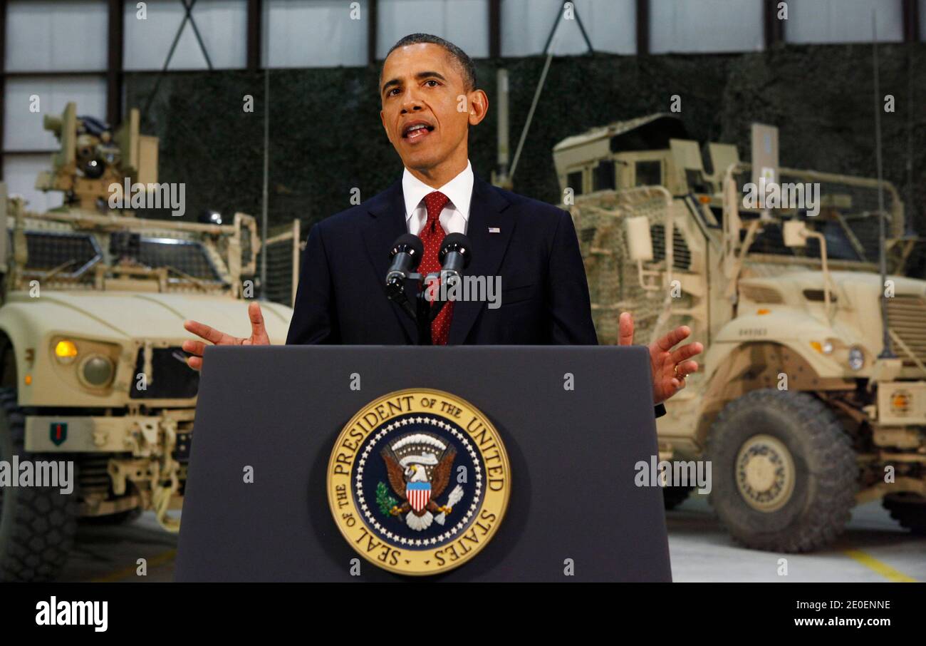 US-Präsident Barack Obama hält während seines Besuchs auf der Bagram Air Base in Kabul, Afghanistan, am 01. Mai 2012 eine Rede an die amerikanischen Truppen zur US-Politik und zum Krieg in Afghanistan. Foto von Kevin Lamarque/Pool/ABACAPRESS.COM Stockfoto