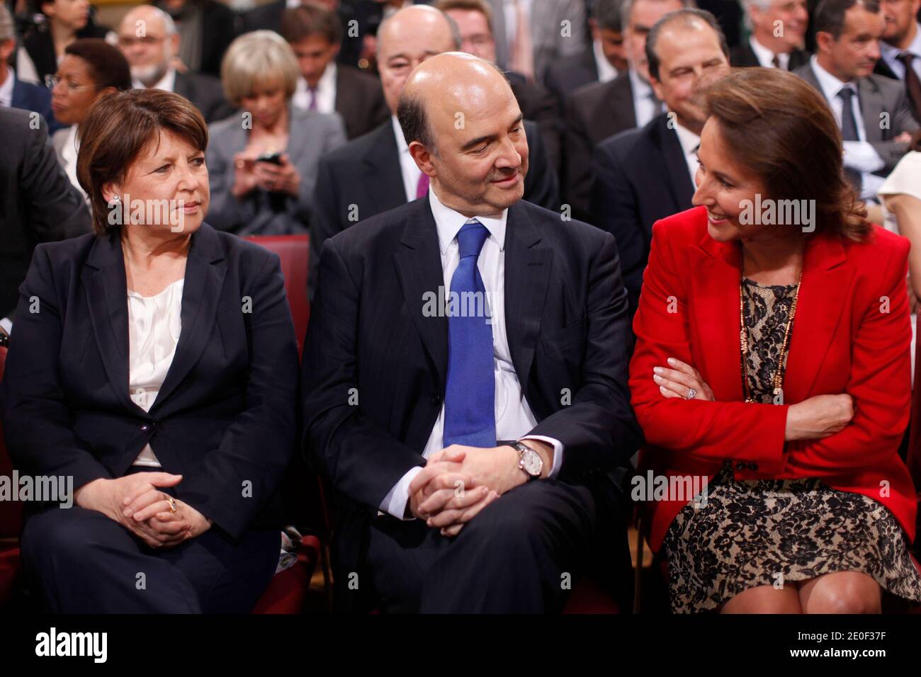 Martine Aubry, Pierre Moscovici und Segolene Royal werden während einer traditionellen Zeremonie im Pariser Rathaus Frankreich am 15. Mai 2012 nach seiner Investitur dargestellt. Foto von Denis/Pool/ABACAPRESS.COM Stockfoto