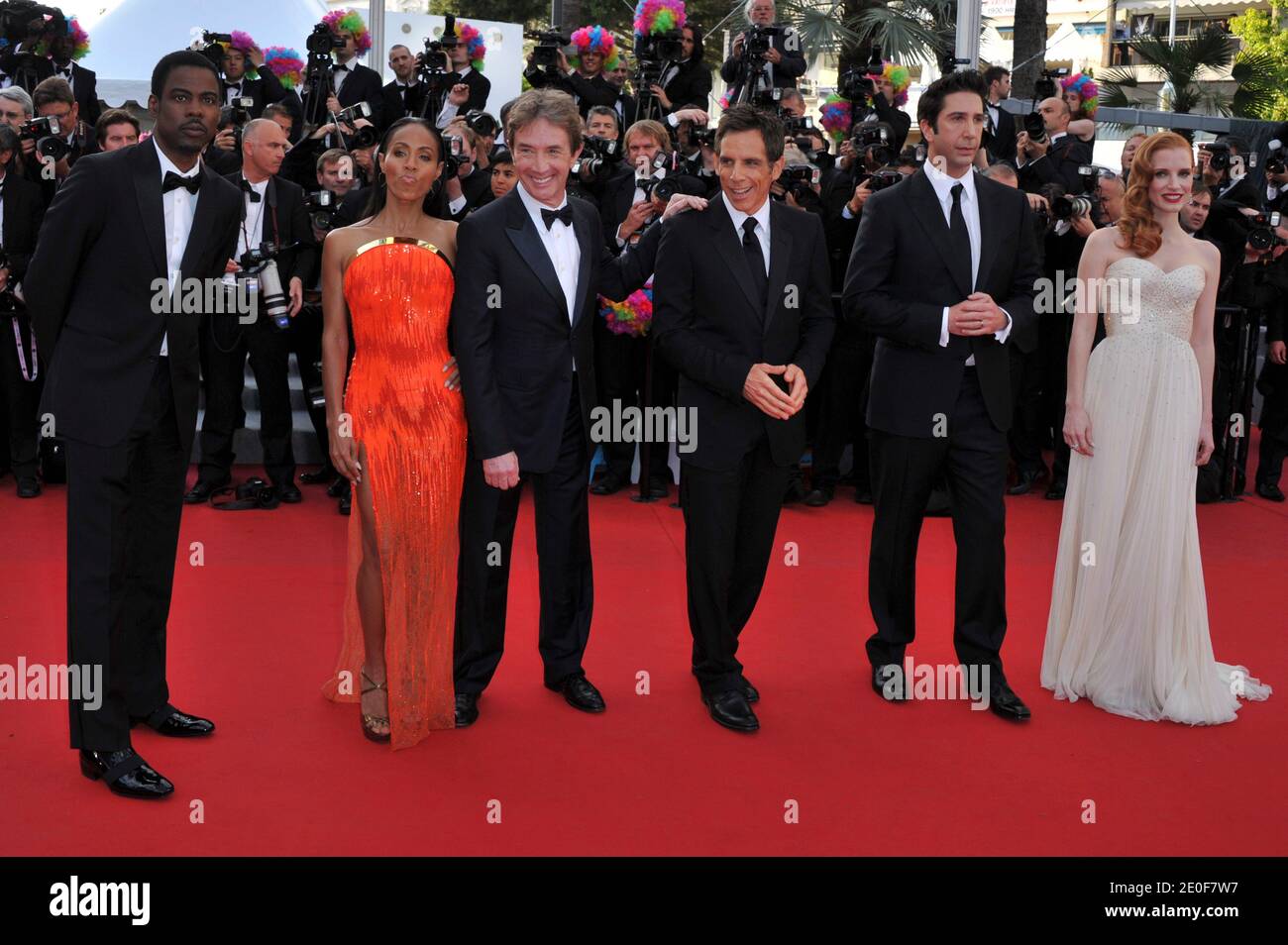 US-Co-Regisseur Eric Darnell, US-Schauspielerin Jada Pinkett Smith, US-Schauspieler Chris Rock, kanadischer Schauspieler Martin Short und US-Schauspieler Ben Stiller posieren während der Premiere von "Madagascar 3" auf dem 65. Filmfestival in Cannes, Südfrankreich, am 18. Mai 2012. Foto von Aurore Marechal/ABACAPRESS.COM Stockfoto