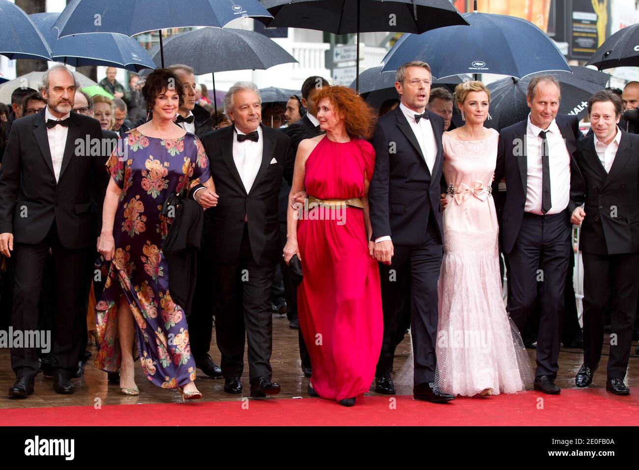 Die Schauspieler Anny Duperey, Pierre Arditi, Sabine Azema, Lambert Wilson, Anne Consigny und Hippolyte Girardot bei der Vorführung „Vous N'avez Encore Rien Vu“, die am 21. Mai 2012 im Palais des Festivals im Rahmen der 65. Internationalen Filmfestspiele von Cannes in Cannes, Frankreich, stattfand. Foto von Frederic Nebinger/ABACAPRESS.COM Stockfoto