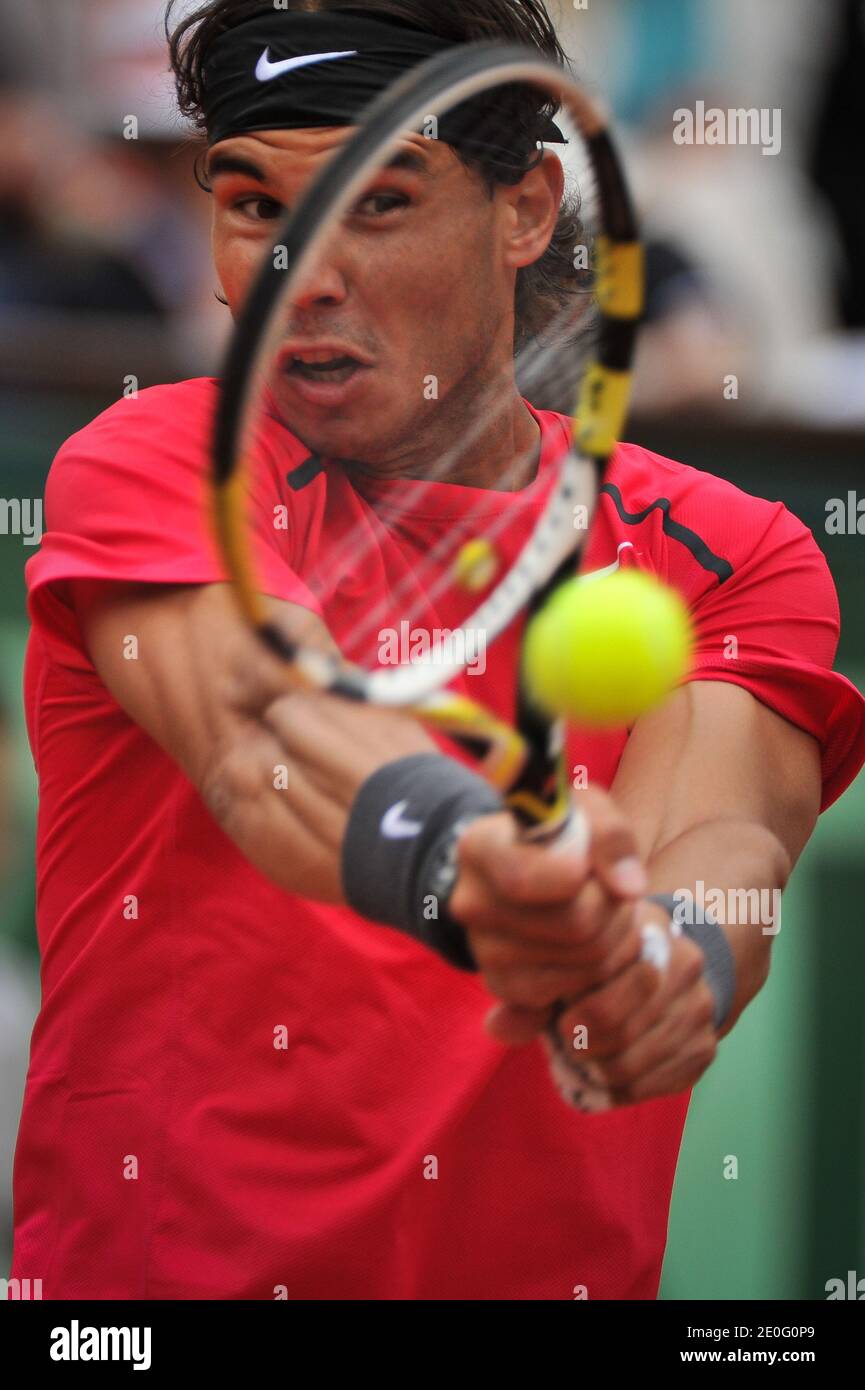 Der spanische Rafael Nadal spielt am 6. Juni 2012 im Viertelfinale der Tennis French Open im Roland-Garros-Stadion, Paris, Frankreich. Foto von Christophe Guibbaud/ABACAPRESS.COM Stockfoto