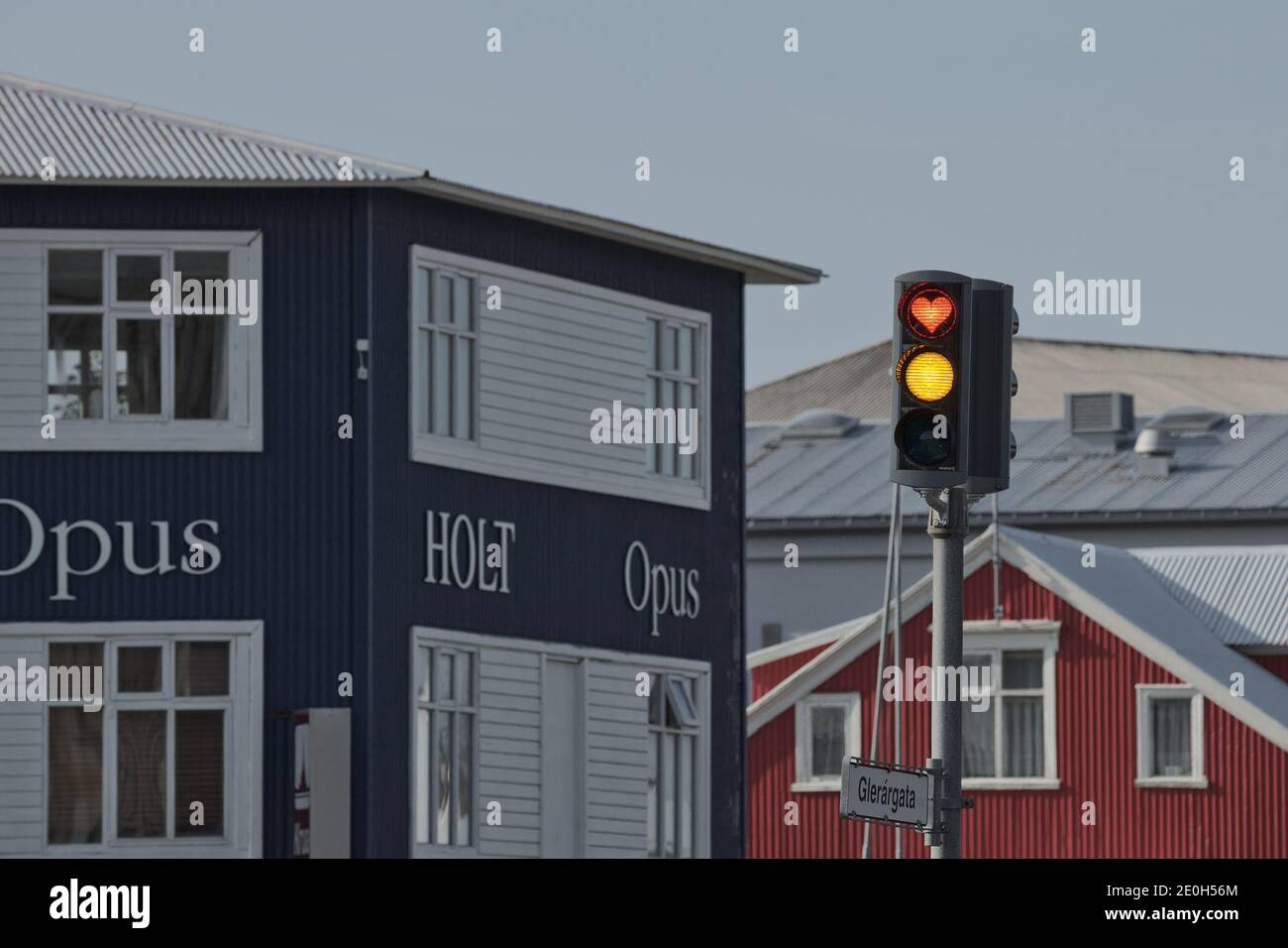 Akureyri, Island - 23. August 2017: Kreative Liebeslichter in Akureyri, der nördlichen Stadt Islands. Stockfoto