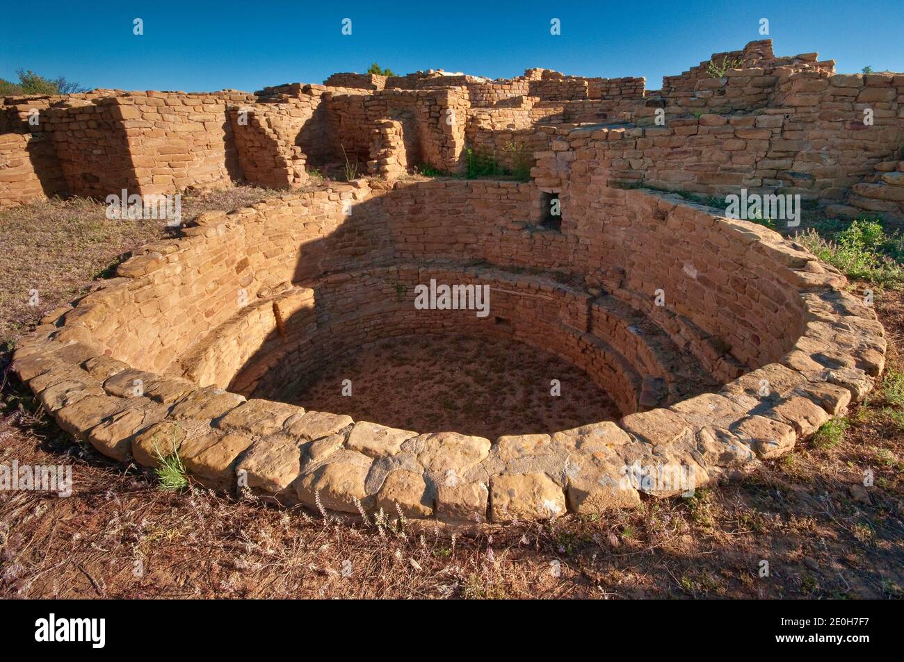 Kiva (zeremonielle Kammer) im Far View House, Sonnenaufgang, Far View Sites Complex, Mesa Verde National Park, Colorado, USA Stockfoto