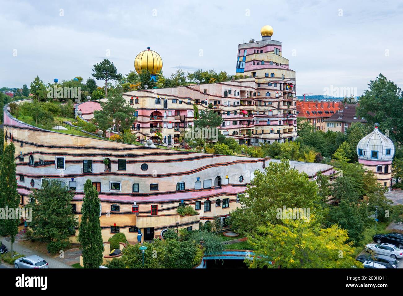 Das Gebäude Waldspirale des Architekten Hundertwasser in Darmstadt (Deutschland) Stockfoto