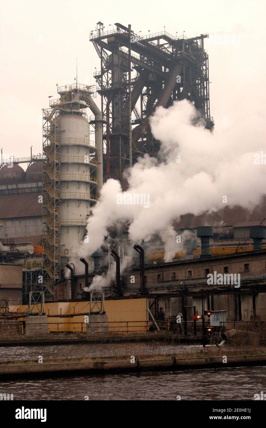 Krakau. Krakau. Polen. ArcelorMittal Stahlwerk Huta Sendzimira. Der Hochofen. Stockfoto