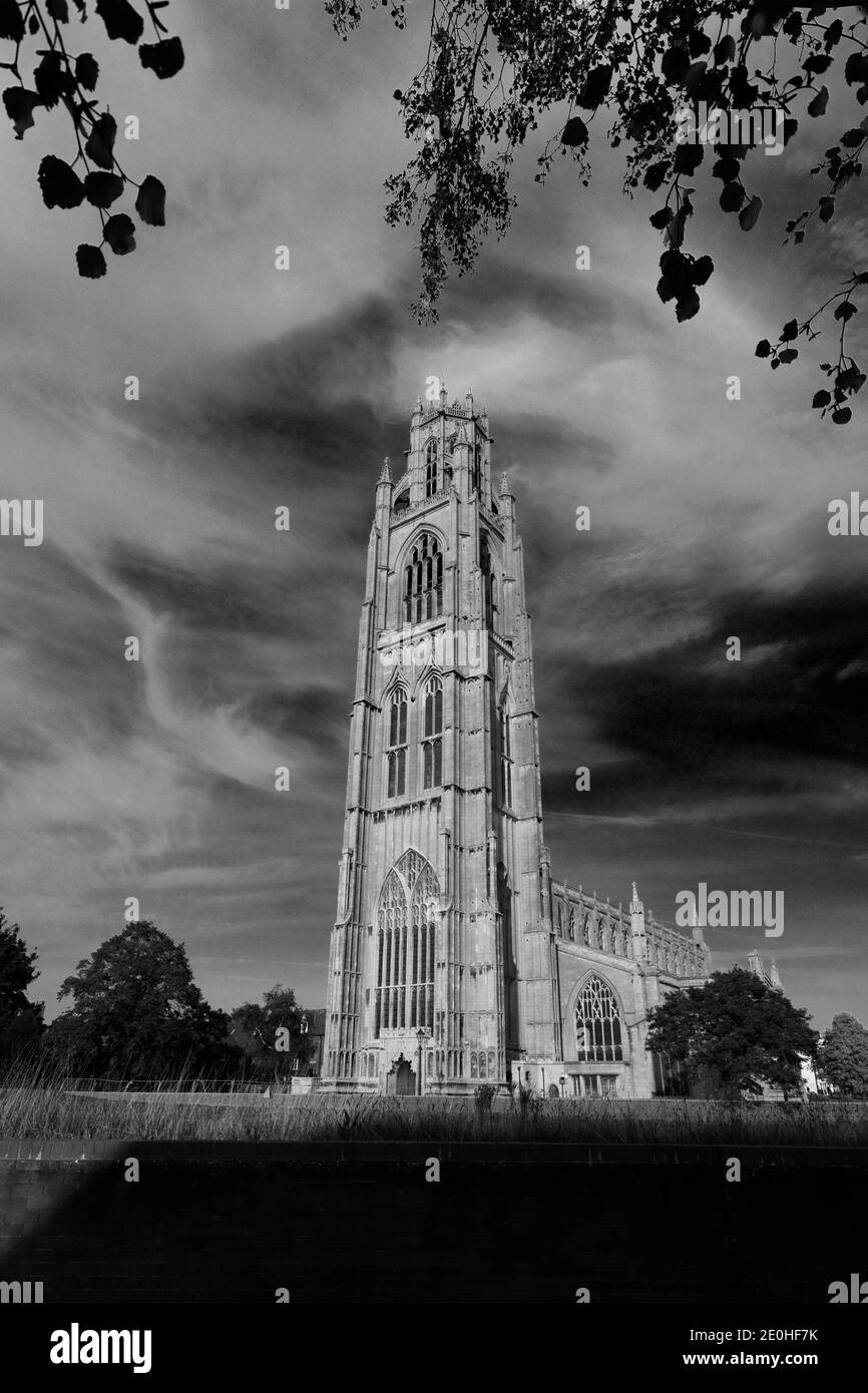 Herbstansicht der St. Botolphs Kirche, (Boston Stump), Fluss Witham, Boston Stadt, Lincolnshire County, England, Großbritannien Stockfoto