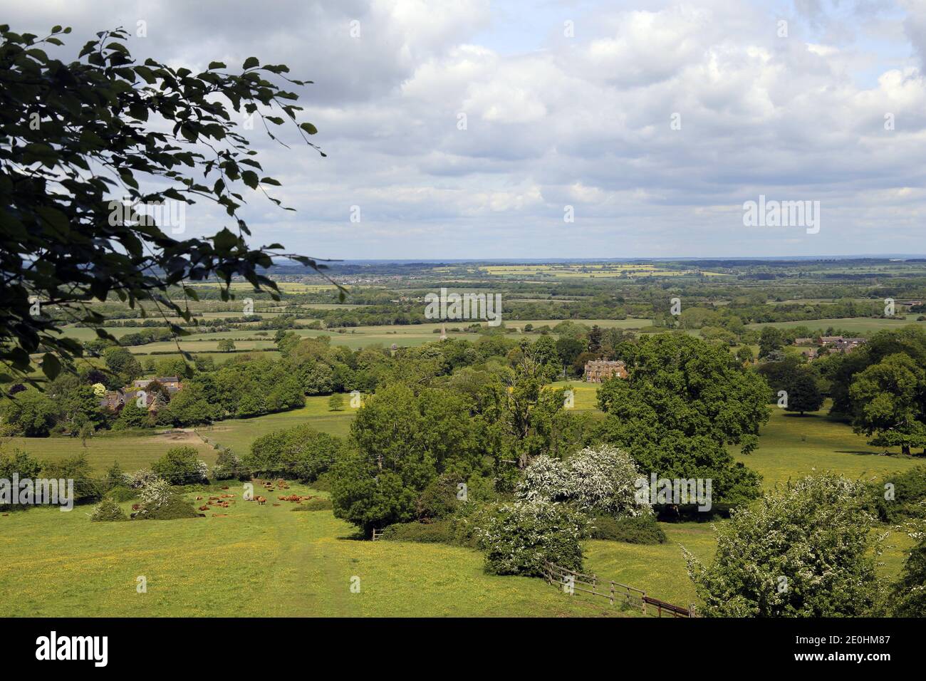Blick über die Landschaft von Warwickshire vom Edge Hill Stockfoto