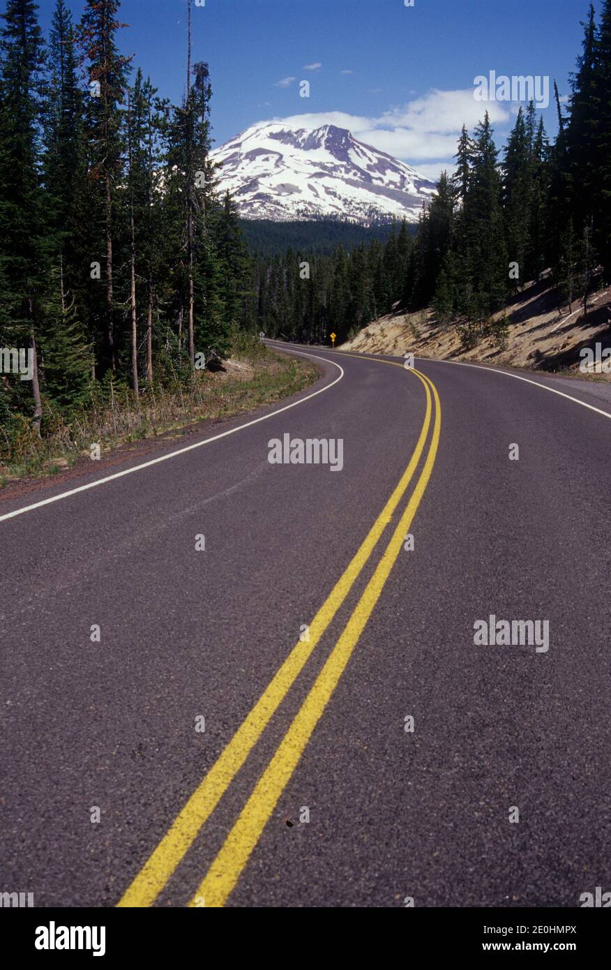 South Schwester mit Cascade Lakes National Scenic Byway, Deschutes National Forest, Oregon Stockfoto