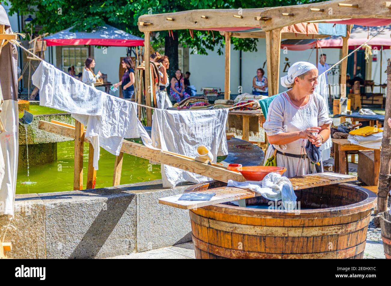 Maid Clothes Stockfotos Und Bilder Kaufen Alamy