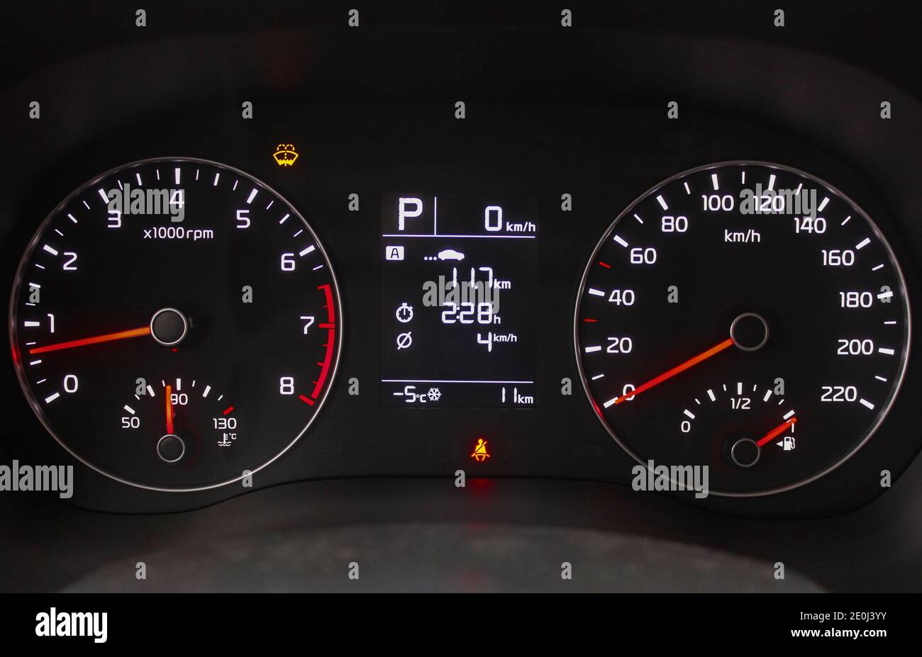 Armaturenbrett eines neuen Pkw aus nächster Nähe Stockfoto