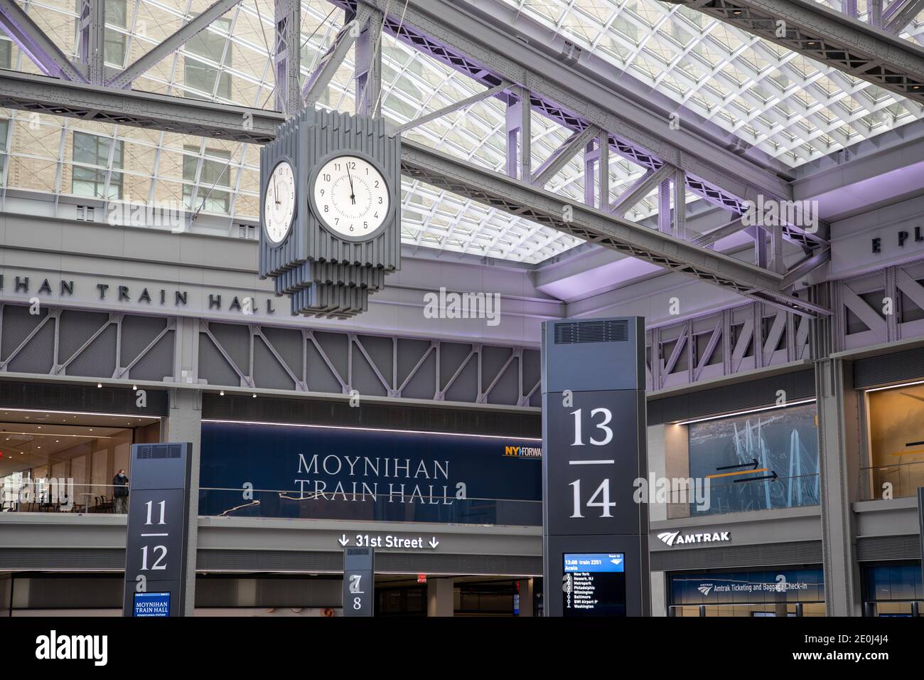 New York, USA, 01. Januar 2021. Nach Jahren der Planung und des Baus enthüllt Amtrak zusammen mit der Long Island Railroad die neue Moynihan Train Hall am New Yorker Bahnhof Pennsylvania.Quelle: Valerio Pucci / Alamy Live News Stockfoto