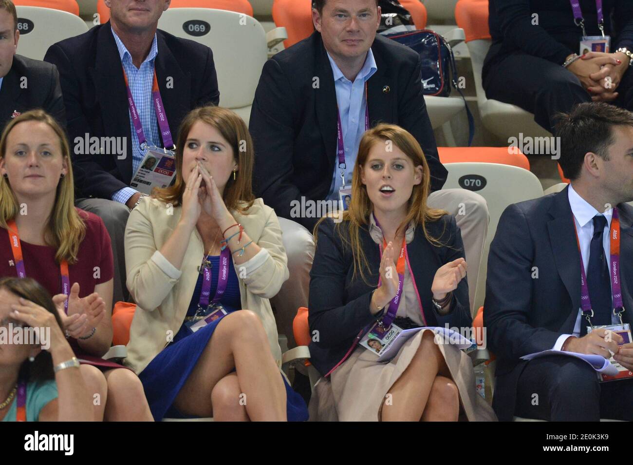 Prinzessinnen Eugenie und Prinzessin Beatrice beim Schwimmen während der Olympischen Spiele 2012 in London, Großbritannien am 29. Juli 2012. Foto von Gouhier-Guibbaud-JMP/ABACAPRESS.COM Stockfoto