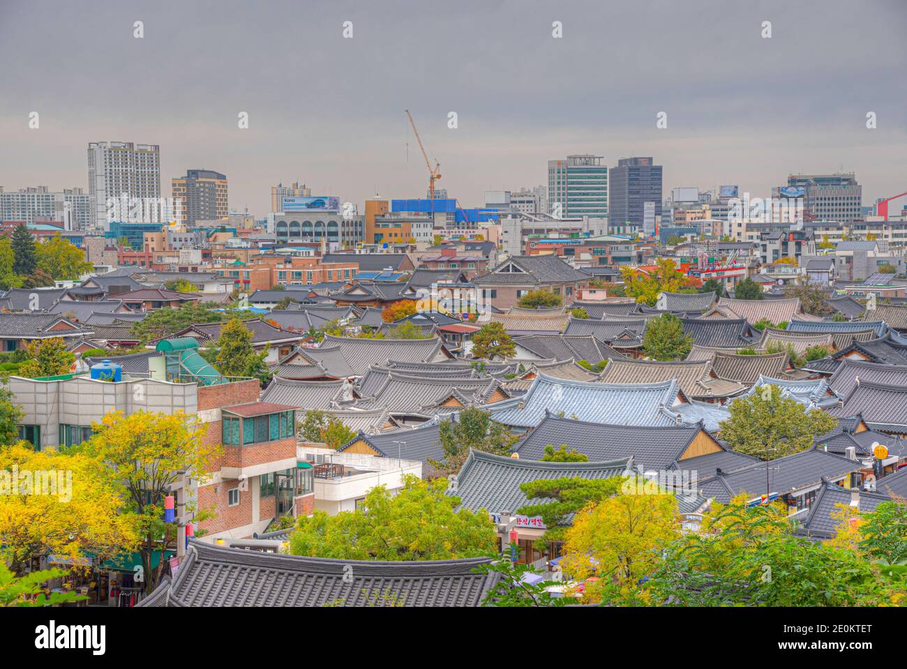 JEONJU, KOREA, 23. OKTOBER 2019: Luftaufnahme des traditionellen Hanok-Dorfes in Jeonju, Republik Korea Stockfoto