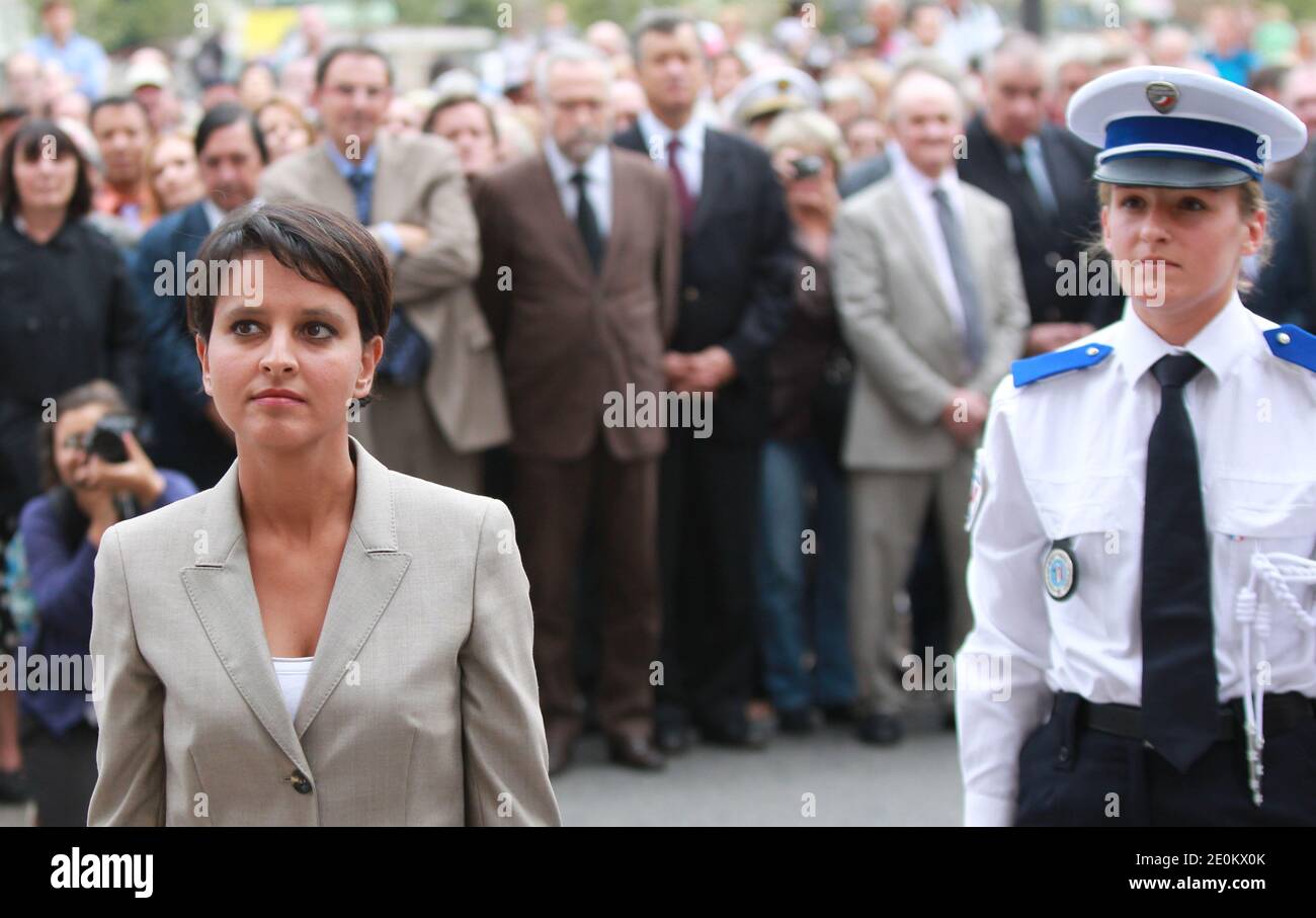 Der französische Minister für Frauenrechte und Regierungssprecher Najat Vallaud-Belkacem sowie der Lyoner Senator und Bürgermeister Gerard Collomb, der präfektur Rhone-Alpes Jean-Francois Carenco und der ehemalige Justizminister Michel Mercier anlässlich der Feierlichkeiten zum 68. Jahrestag der Befreiung Lyons am 3. September 2012 in Lyon, Frankreich. Fotos von Vincent Dargent/ABACAPRESS.COM Stockfoto