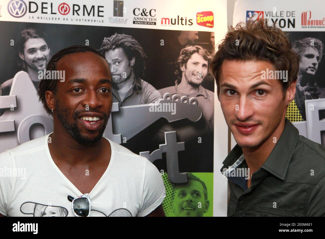 ETG's Sydney Govou und OL's Jeremy Clement beim 6. 'Foot Concert', organisiert von der Huntington Avenir Association, im September 10,2012 im Palais des Sports in Lyon, Frankreich. Foto von Vincent Dargent/ABACAPRESS.COM Stockfoto