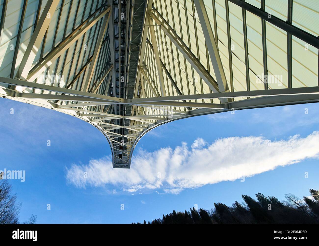 Sprungturmbau, Architektur beim Vierschanzentournee Skisprung im Olympiastadion, große Olympiaschanze in Garmisch-Partenkirchen, Bayern, Deutschland, 01. Januar 2021. © Peter Schatz / Alamy Live News Stockfoto