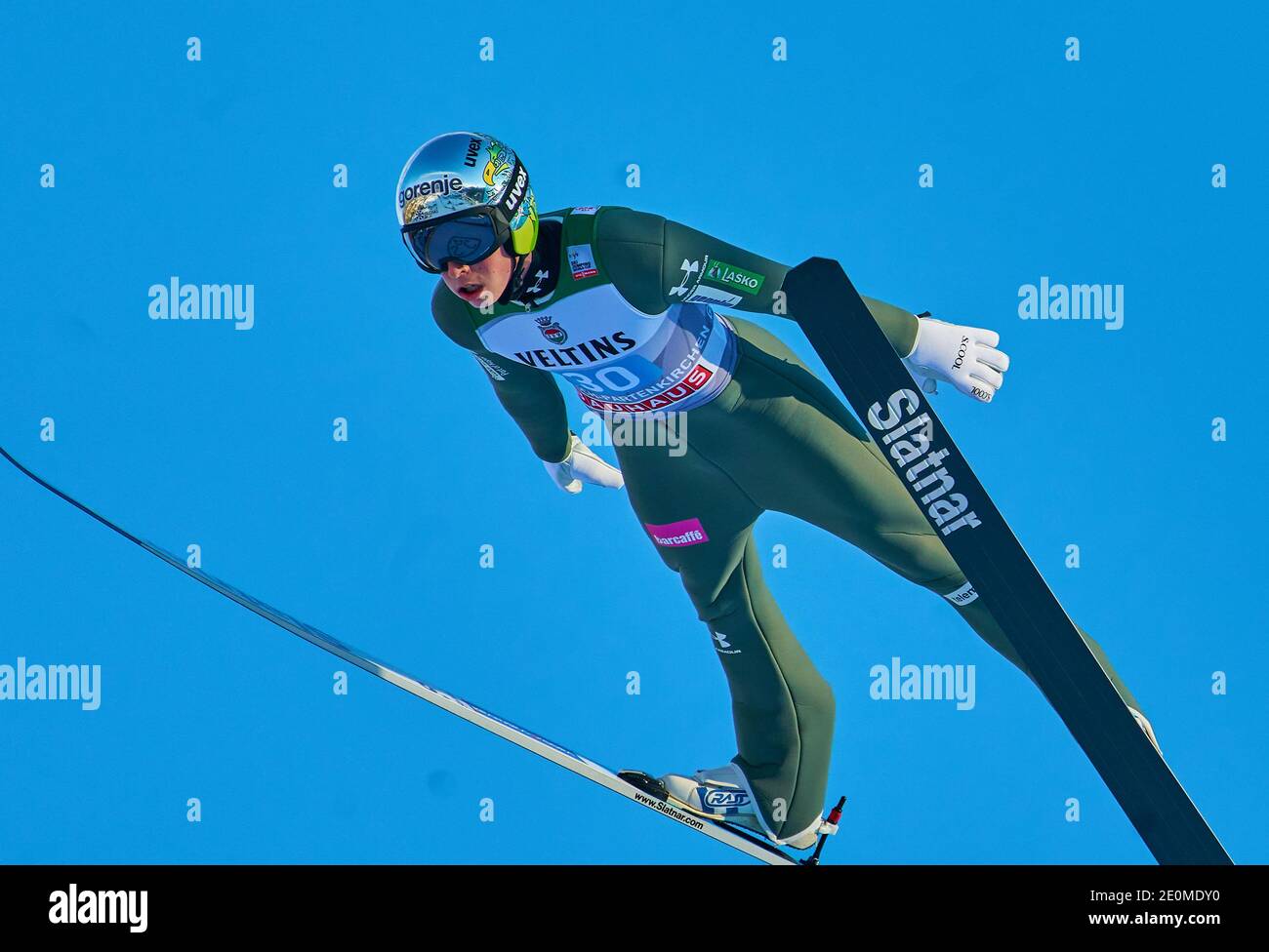 Bor PAVLOVCIC, SLO im Einsatz beim Vierschanzentournee Skisprung im Olympiastadion, große Olympiaschanze in Garmisch-Partenkirchen, Bayern, Deutschland, 01. Januar 2021. © Peter Schatz / Alamy Live News Stockfoto