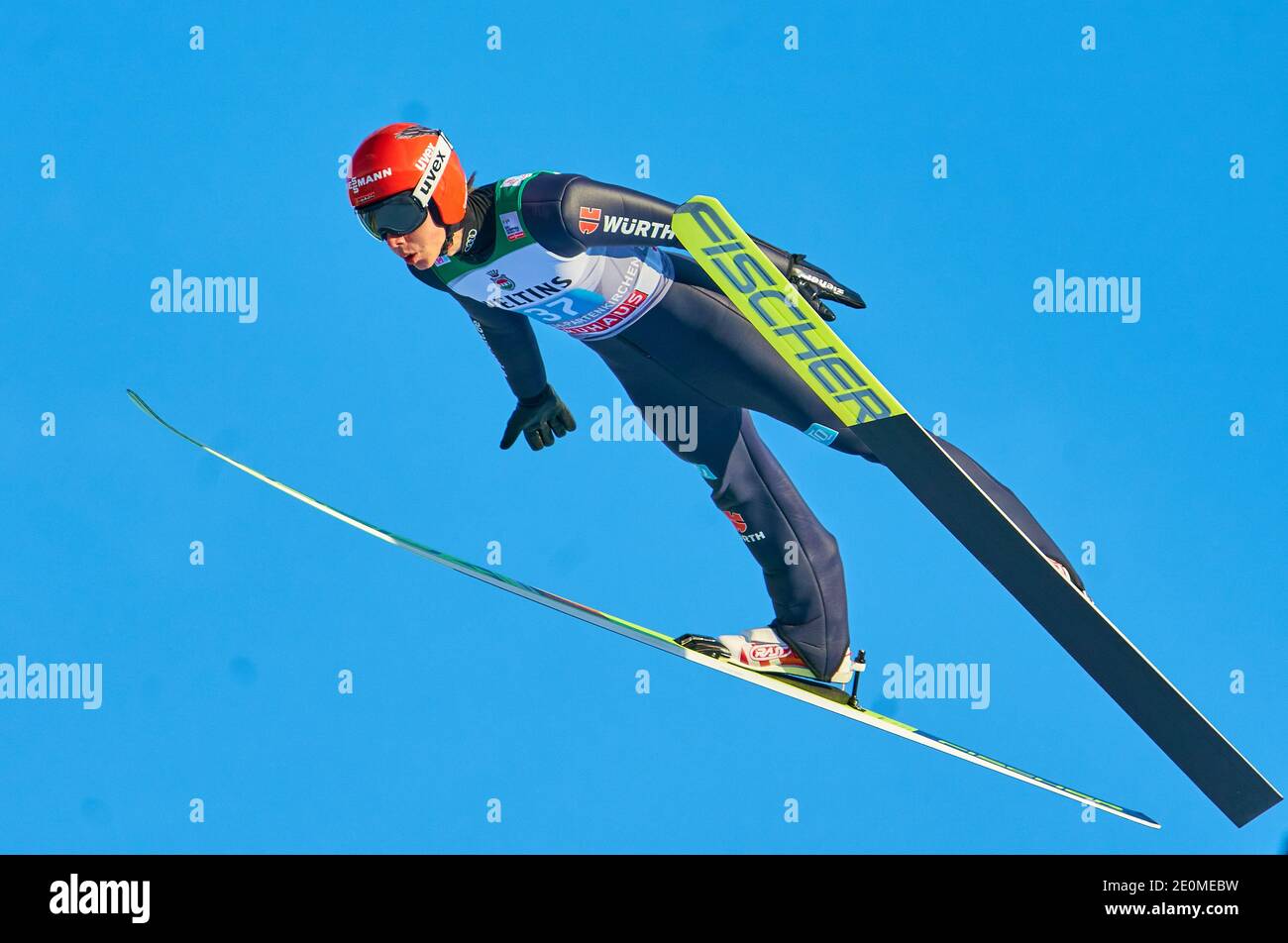 Constantin SCHMID, GER im Einsatz beim Vierschanzentournee Skisprung im Olympiastadion, große Olympiaschanze in Garmisch-Partenkirchen, Bayern, Deutschland, 01. Januar 2021. © Peter Schatz / Alamy Live News Stockfoto