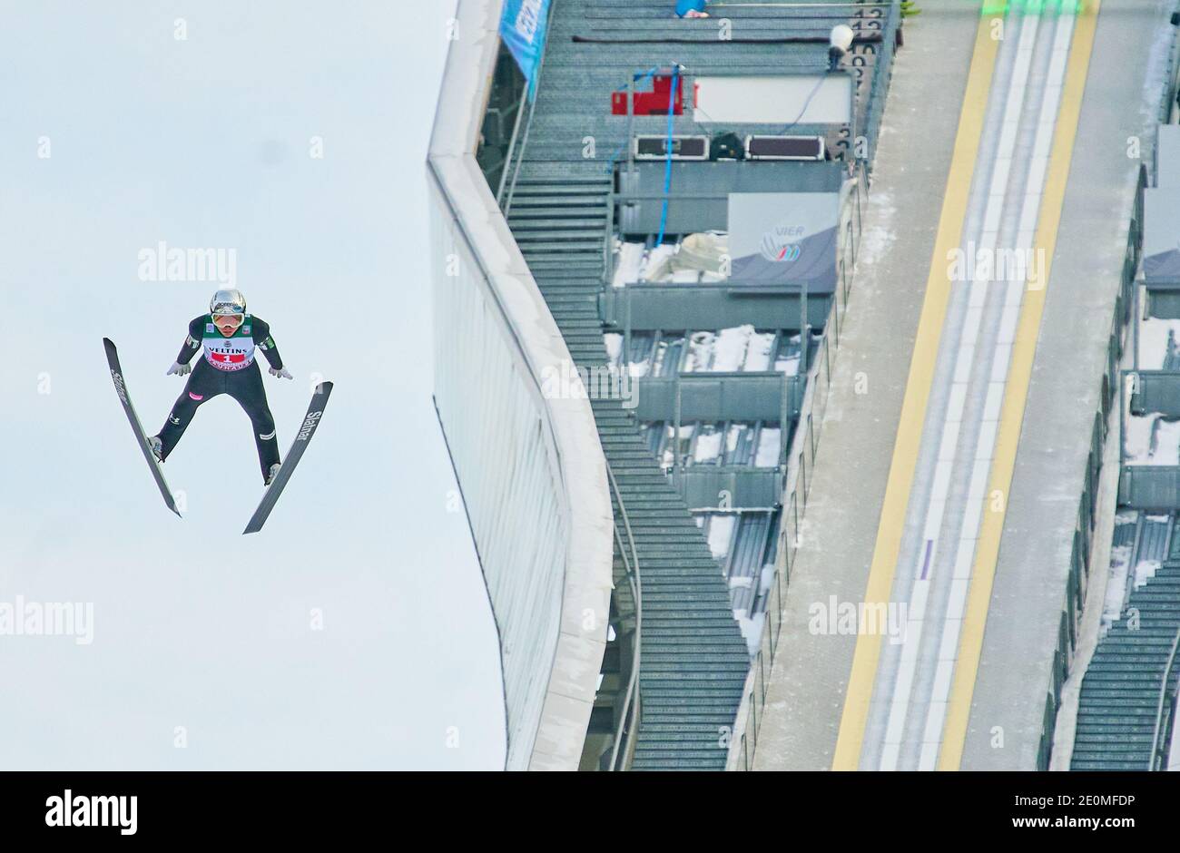Anze LANISEk, SLO im Einsatz beim Vierschanzentournee Skisprung im Olympiastadion, große Olympiaschanze in Garmisch-Partenkirchen, Bayern, Deutschland, 01. Januar 2021. © Peter Schatz / Alamy Live News Stockfoto