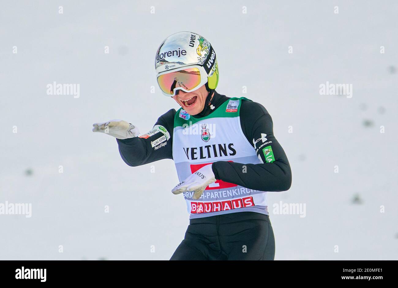Anze LANISEk, SLO im Einsatz beim Vierschanzentournee Skisprung im Olympiastadion, große Olympiaschanze in Garmisch-Partenkirchen, Bayern, Deutschland, 01. Januar 2021. © Peter Schatz / Alamy Live News Stockfoto