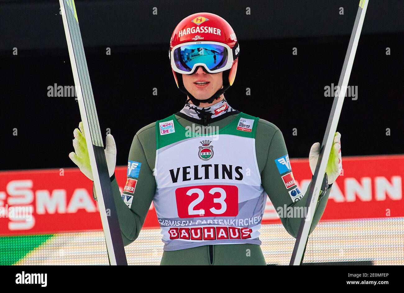 Philipp ASCHENWALD, AUT im Einsatz beim Vierschanzentournee Skisprung im Olympiastadion, große Olympiaschanze in Garmisch-Partenkirchen, Bayern, Deutschland, 01. Januar 2021. © Peter Schatz / Alamy Live News Stockfoto