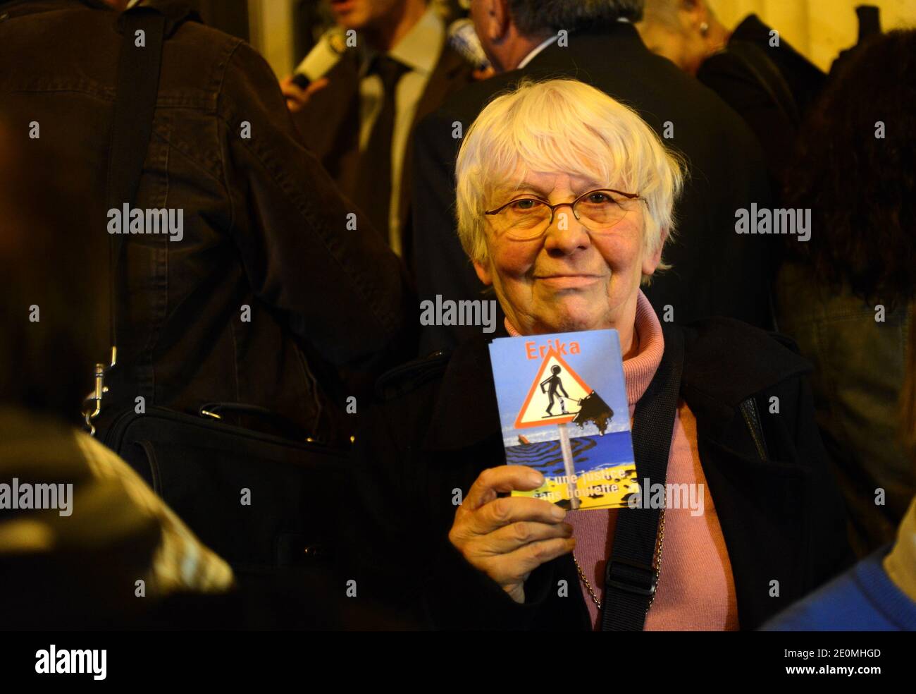 Gerichtsgebäude von Paris am 25. September 2012. Frankreichs oberster Gerichtshof bestätigte die Verurteilung von Total wegen Fahrlässigkeit beim Schiffswrack der Erika am 1999 und wegen einer Ölpest, die einen Großteil der Atlantikküste des Landes schwärzte. Die Erika, ein rostiger 25 Jahre alter Tanker, der in zwei Teile brach und vor der bretonischen Küste sank, löste eine der schlimmsten Umweltkatastrophen Frankreichs aus. Die Erika trug 30,000 Tonnen Schweröl, und die Ölpest verseuchte einen großen Teil der bretonischen Küste und tötete Zehntausende Seevögel. Foto von Mousse/ABACAPRESS.COM Stockfoto