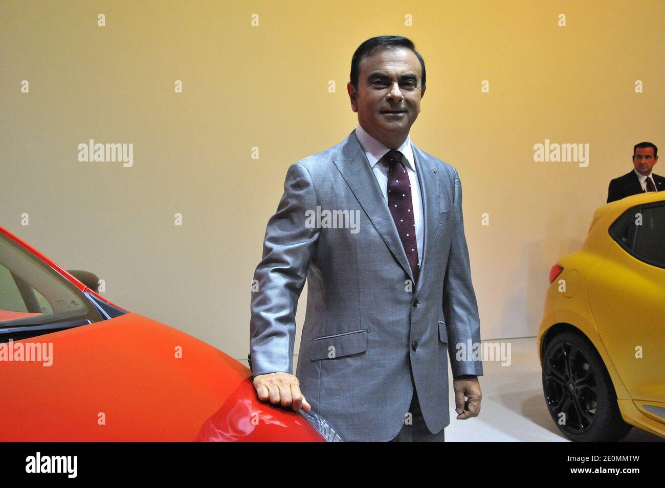 Carlos Ghosn, CEO von Renault und Nissan, hält eine Pressekonferenz während des ersten Pressetag des Mondial de l'Automobile Paris Motor Show 2012, in Paris, Frankreich am 27. September 2012. Foto von Thierry Plessis/ABACAPRESS.COM Stockfoto