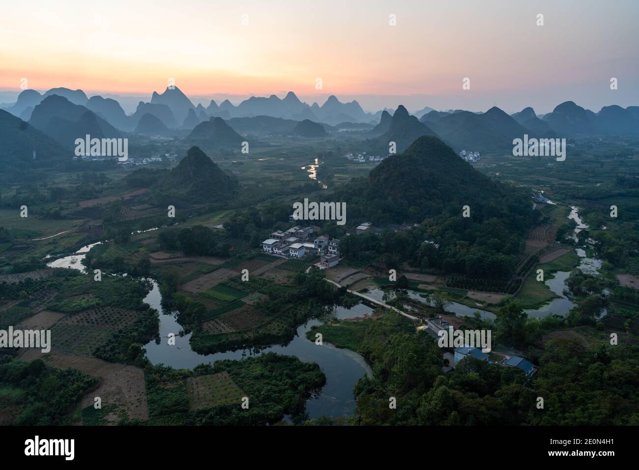 Karstgebirge in Guilin China Stockfoto