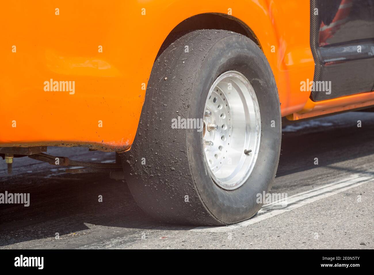 Glatter Reifen für Drag Racing Car Stockfoto