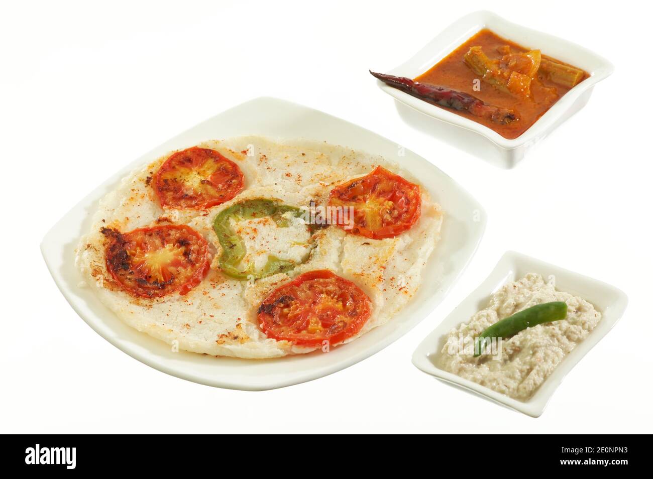 Uttapam Traditionelles Sudindisches Fruhstuck Mit Sambar Und Kokosnuss Chutney Stockfotografie Alamy