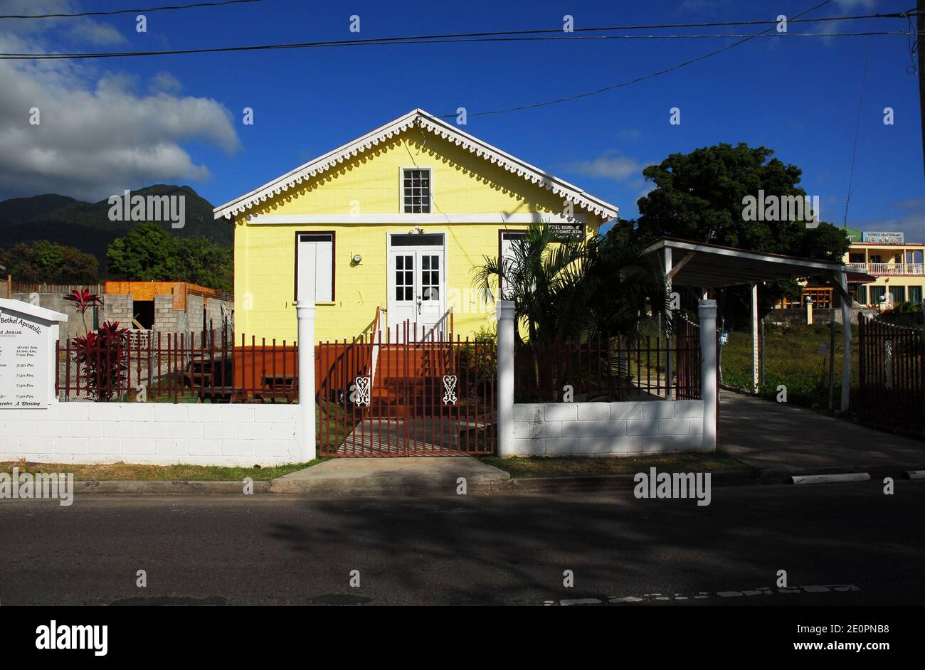 Karibik: Leeward Inseln: St. Kitts und Nevis: Nevis: Typische Wohnungen Stockfoto