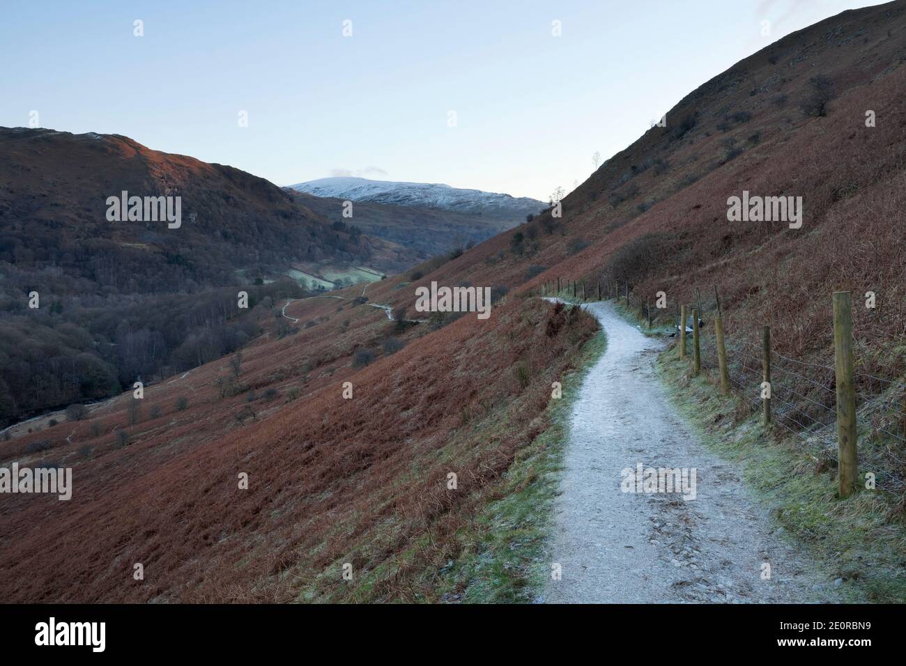 Der Loughrigg Terrace Wanderweg auf Loughrigg Fell, im englischen Lake District Stockfoto