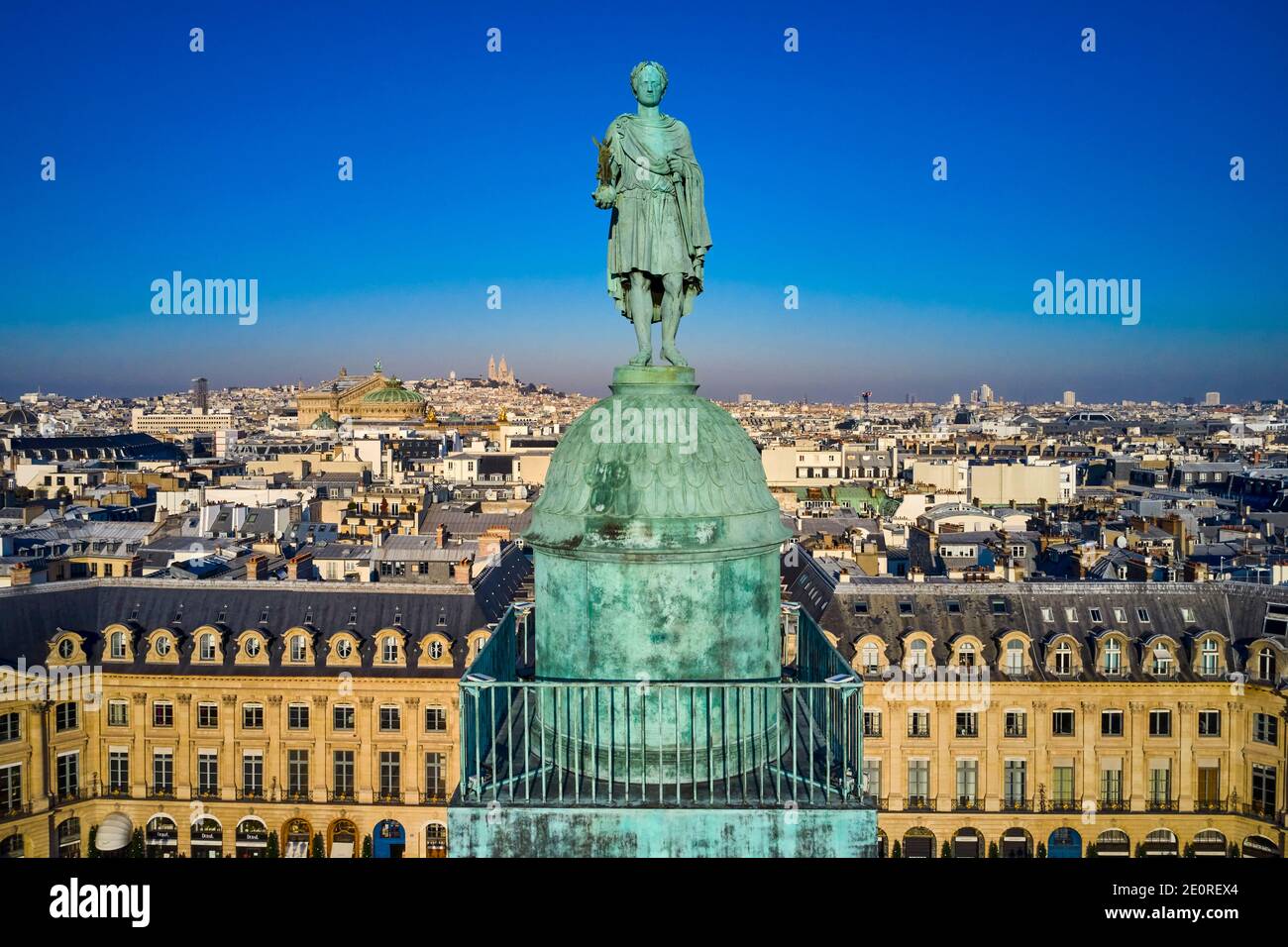 Frankreich, Paris, Place Vendome, die Vendome Säule mit der Statue von Napoleon als Caesar von Auguste Dumont Stockfoto