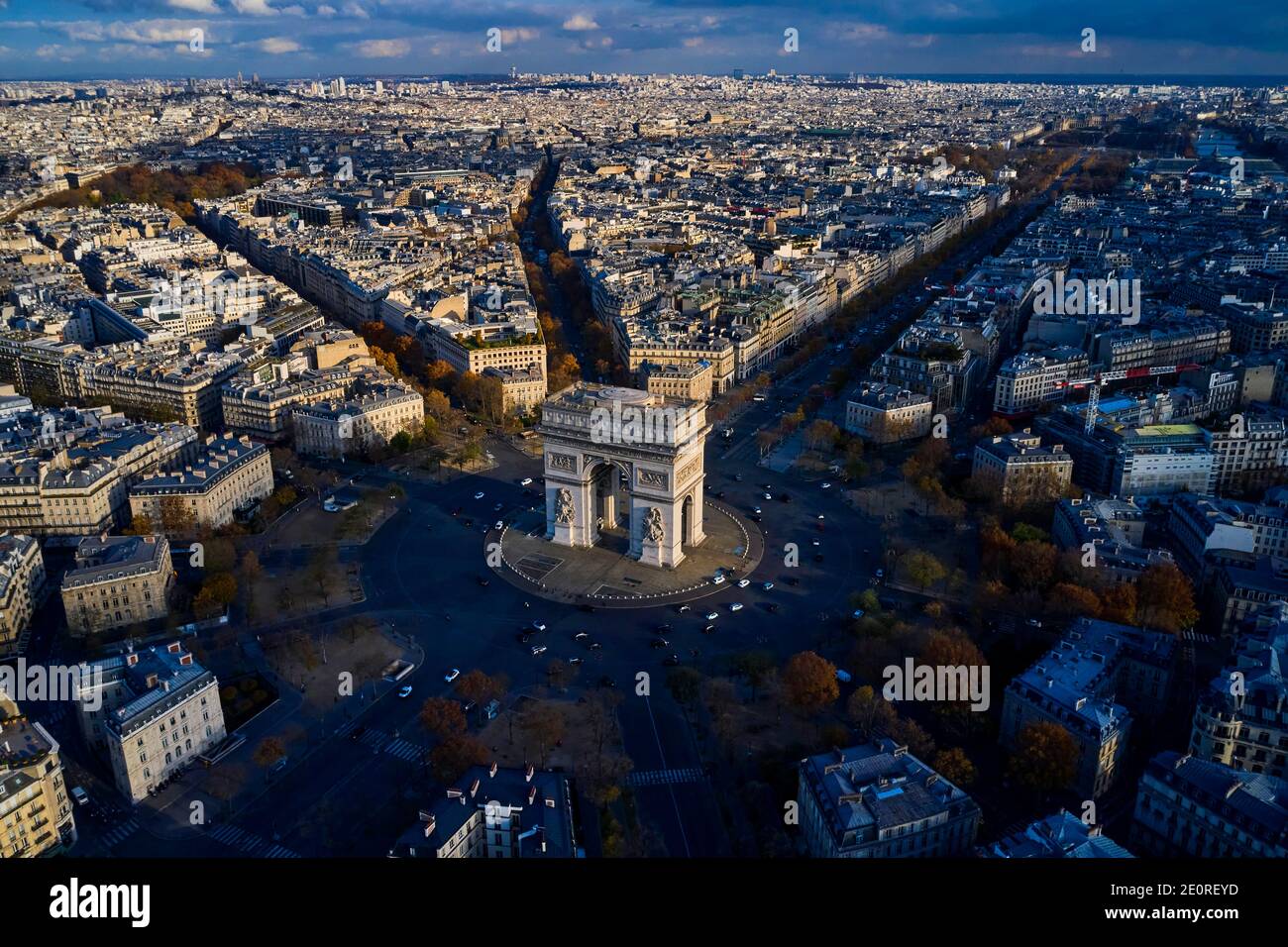 Frankreich, Paris (75), Place Charles de Gaulle oder de l'Etoile und der Triumphbogen Stockfoto