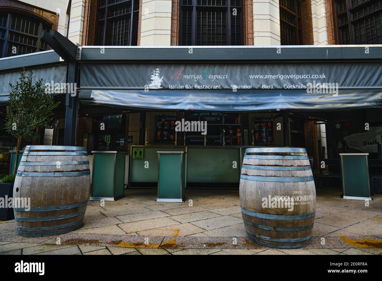 Amerigo Vespucci Bar and Restaurant, Canary Wharf, geschlossen wegen Covid-19 Sperrbeschränkungen, London, Großbritannien, 2. Januar 2021 Stockfoto