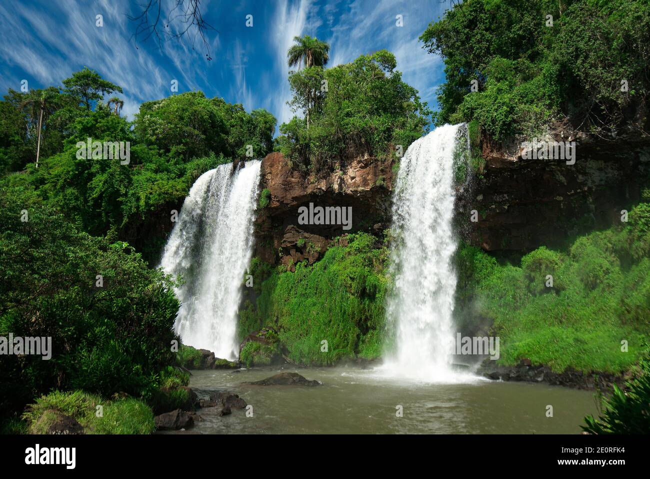Dos Hermanas (Zwei Schwestern) Standort bei den Iguazu Fällen an der Grenze zwischen Argentinien und Brasilien Stockfoto