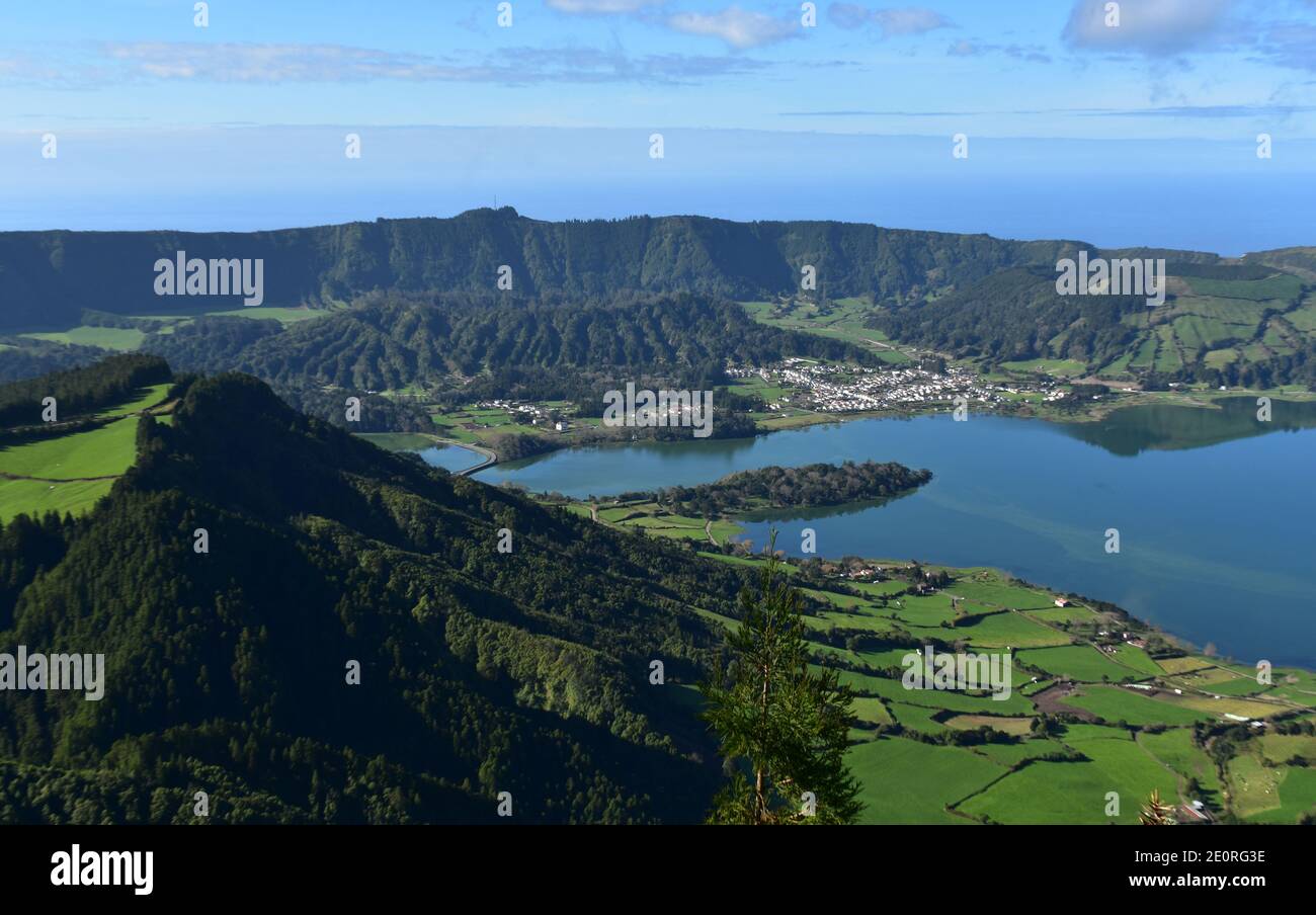 Toller Blick auf den See Sete Cidades auf den Azoren. Stockfoto