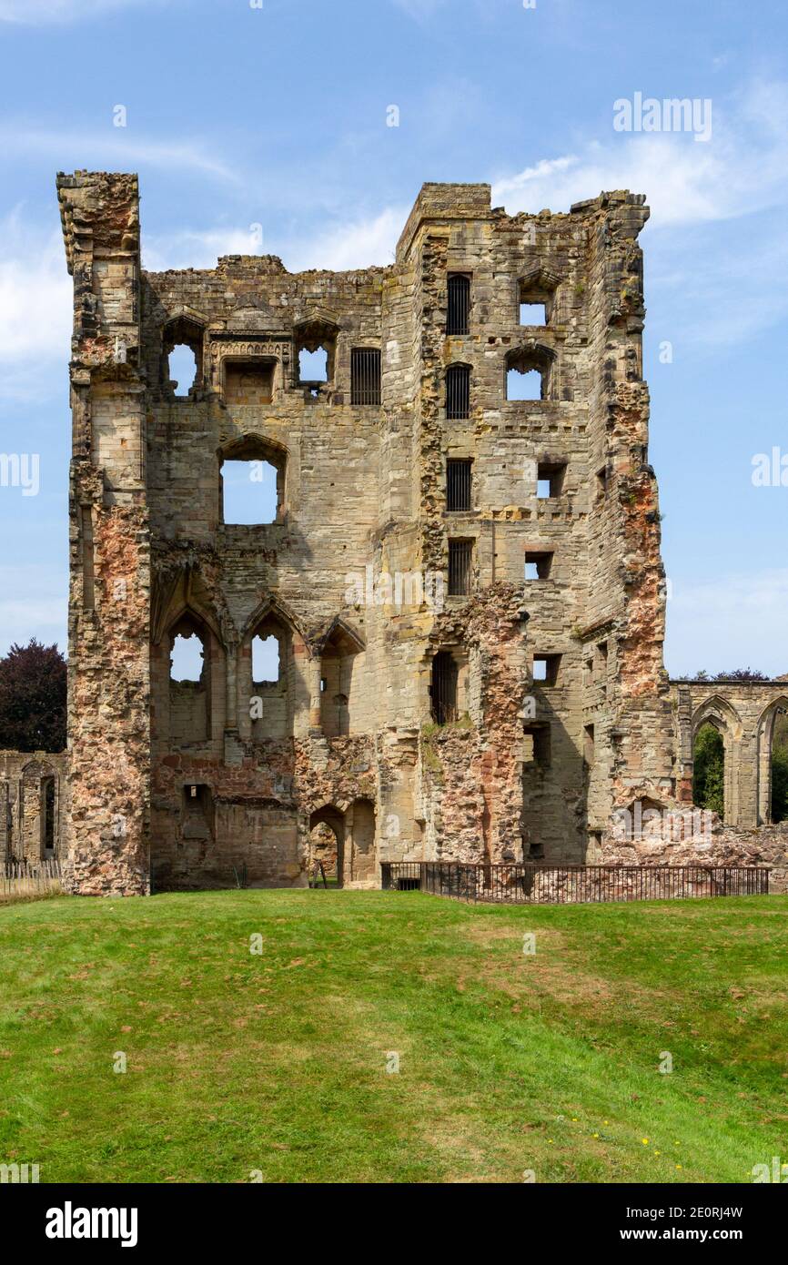 Das exponierte Innere der Ruinen von Great Tower (Hastings Tower), Ashby de la Zouch Castle, Ashby-de-la-Zouch, Leicestershire, England. Stockfoto