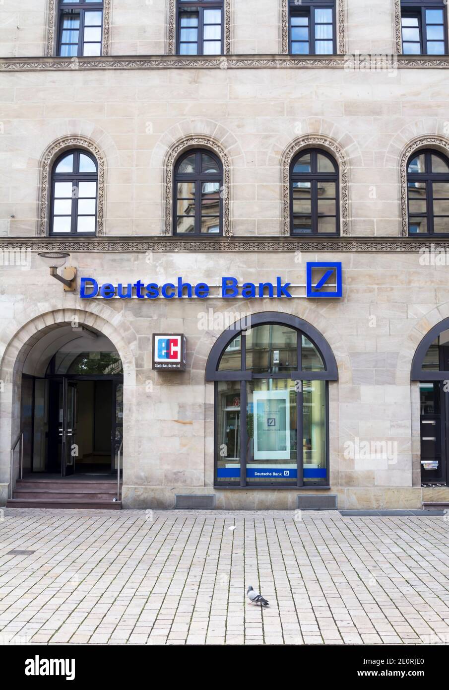 FURTH, DEUTSCHLAND: DEUTSCHE Bank Logo, Deutschland die Deutsche Bank AG ist ein deutsches globales Bank- und Finanzdienstleistungsunternehmen Stockfoto