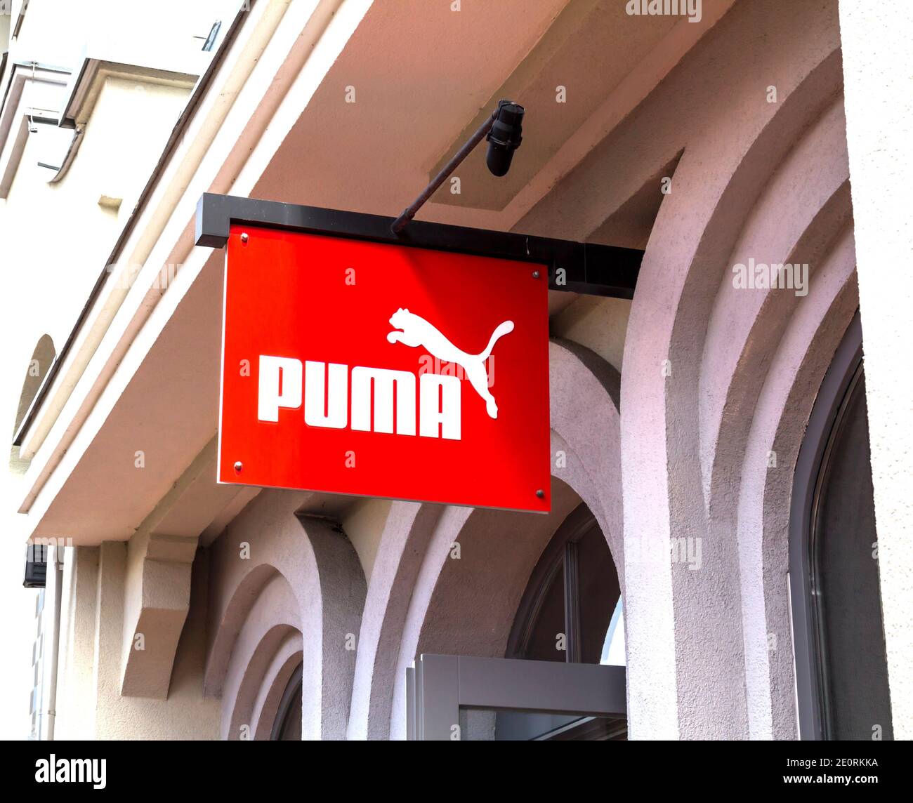 Ingolstadt, Deutschland : Puma Outlet Store. Puma ist ein großes deutsches  multinationales Unternehmen, das sportliche, legere Schuhe und  Sportbekleidung herstellt Stockfotografie - Alamy