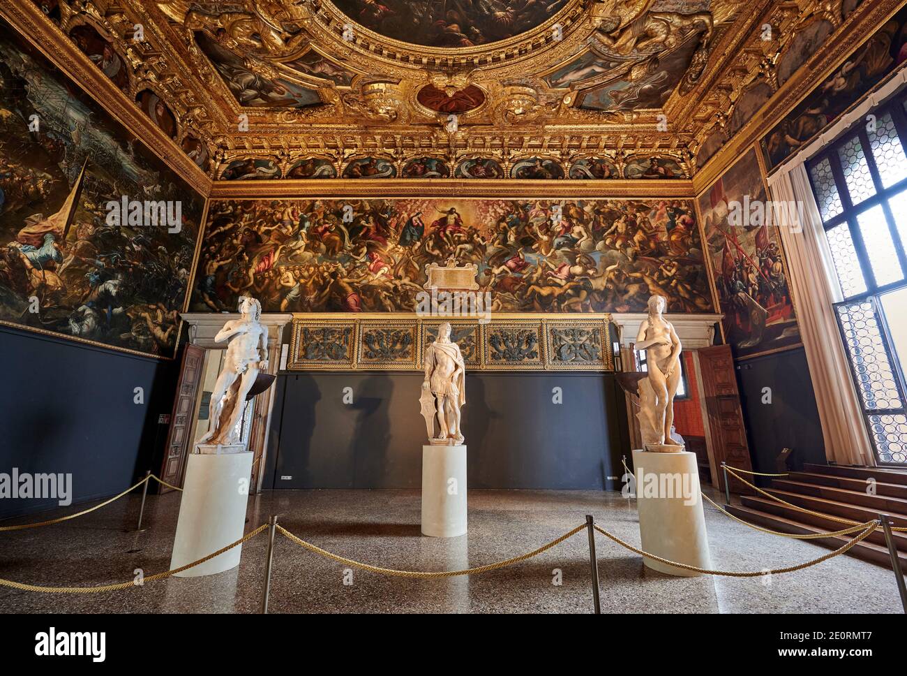 Statuen und Gemälde in der Sala dello Scrutinio, Dogenpalast, Palazzo Ducale, Venedig, Venetien, Italien Stockfoto