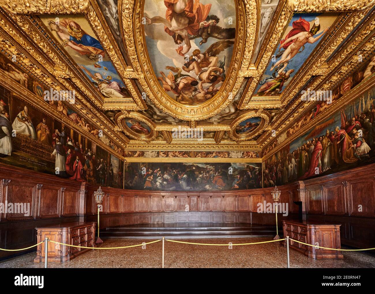 Fresken und Stuckarbeiten in der Sala del Consiglio dei Dieci, Dogenpalast, Palazzo Ducale, Venedig, Venetien, Italien Stockfoto