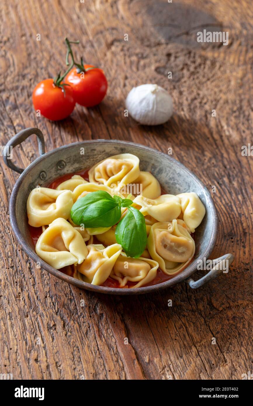 Tortelloni Pan Stockfoto