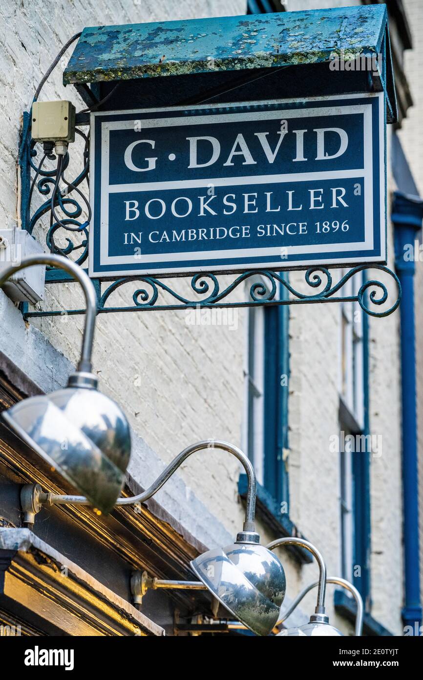 Sign outside the G. David Bookseller - Cambridge Antiquarian Bookshop in Central Cambridge. G David unabhängige Buchhandlung, gegründet 1896. Stockfoto
