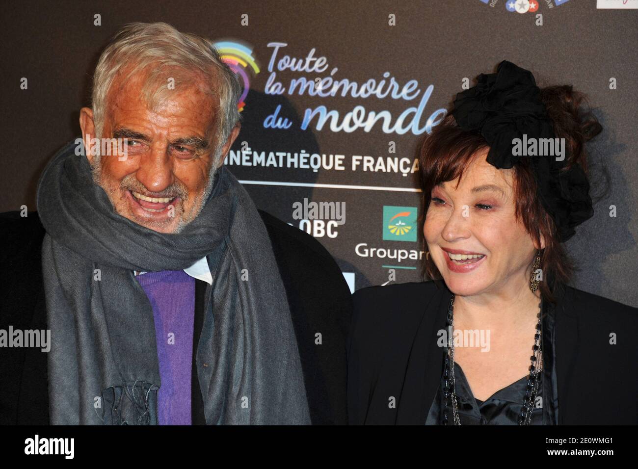 Jean-Paul Belmondo und Marlene Jobert bei der Premiere von "Les maries de l'an II" nach der Restaurierung in der französischen Kinemathek in Paris, Frankreich am 01. Dezember 2012. Foto von Aurore Marechal/ABACAPRESS.COM Stockfoto