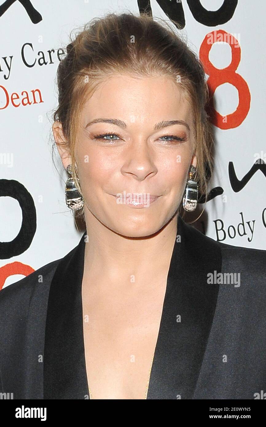 LeAnn Rimes nimmt an der NOH8 Kampagne Teil, die am 12. Dezember 2012 im Avalon Hollywood in Hollywood, Los Angeles, CA, USA, gefeiert wird. Foto von Tony DiMaio/ABACAPRESS.COM Stockfoto