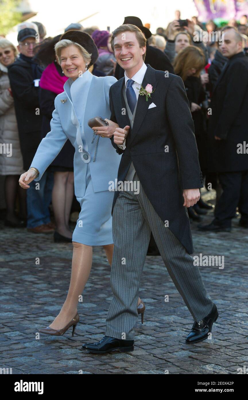 Prinzessin Marie Astrid von Luxemburg und ihr Sohn Erzherzog Christoph von Österreich kommen am 29. Dezember 2012 zu seiner religiösen Hochzeit mit Adelaide Drape-frisch in die Basilika Saint-Epvre in Nancy, Frankreich. Foto von Nicolas Gouhier/ABACAPRESS.COM Stockfoto